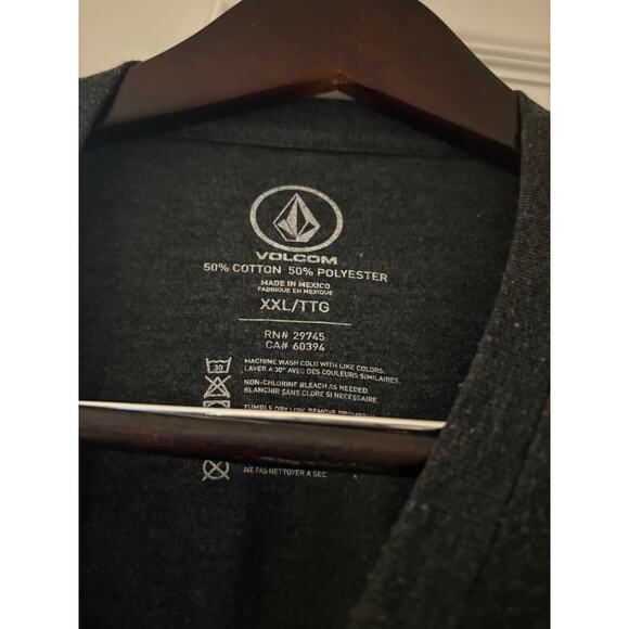Men’s Volcom Tshirt Size XXL - Picture 2 of 2